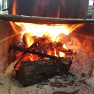 木育×食育 キッズファーマープロジェクト　薪割りして味噌汁つくり！